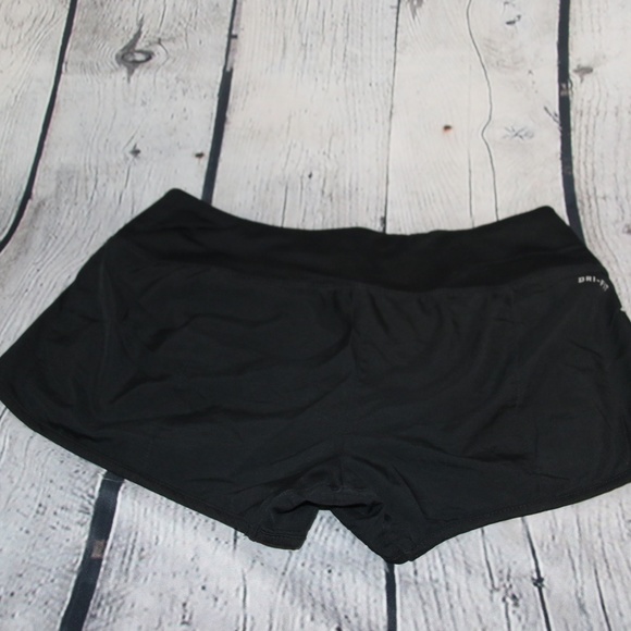 Nike Dry-Fit athletic shorts - Picture 3 of 5